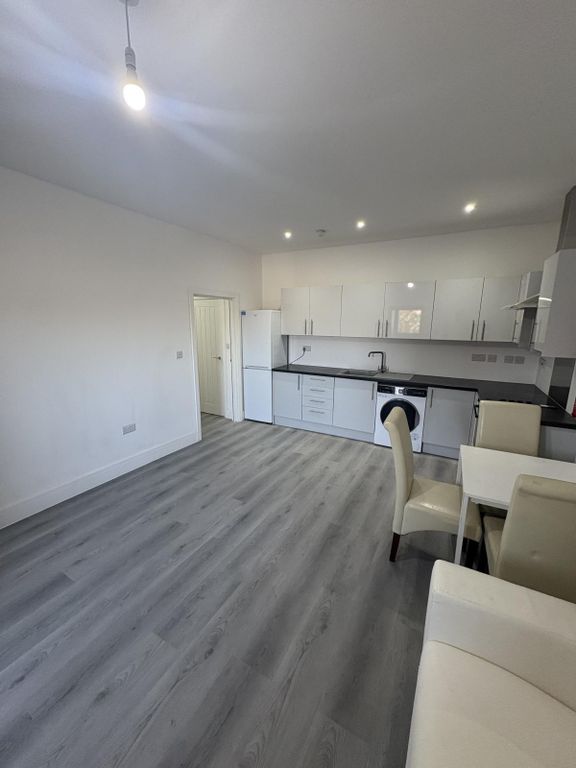 Property photo 2 of 4 Kitchen/Open Plan Reception