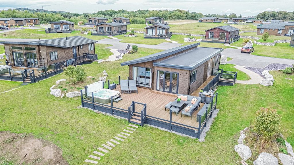 Property photo 1 of 25 Ariel