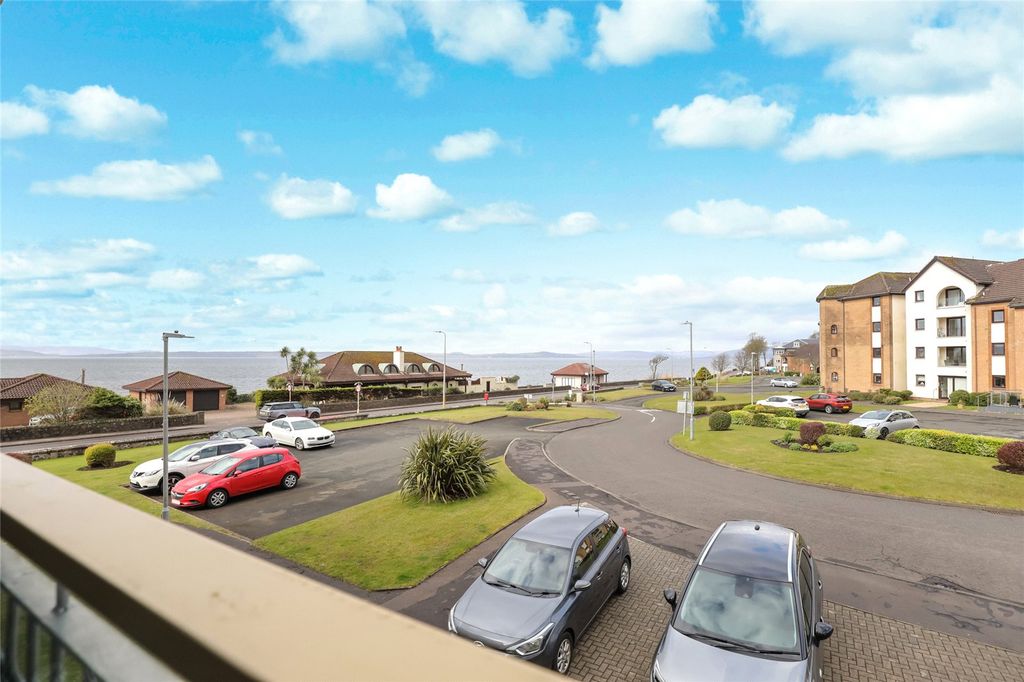 Property photo 2 of 18 Views