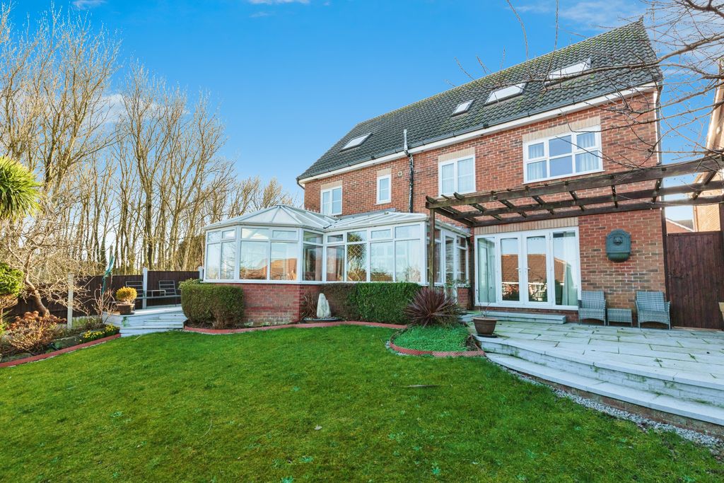 Property photo 3 of 20 Exterior Rear