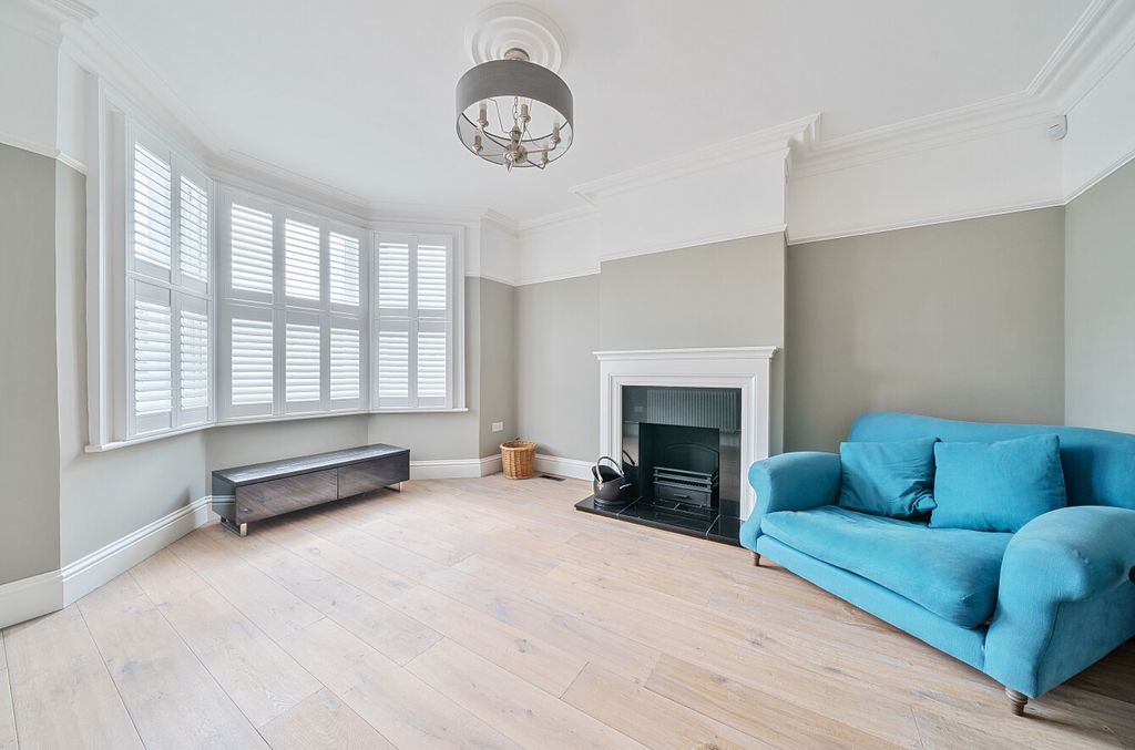 Property photo 2 of 23 1296488-9-682E011...