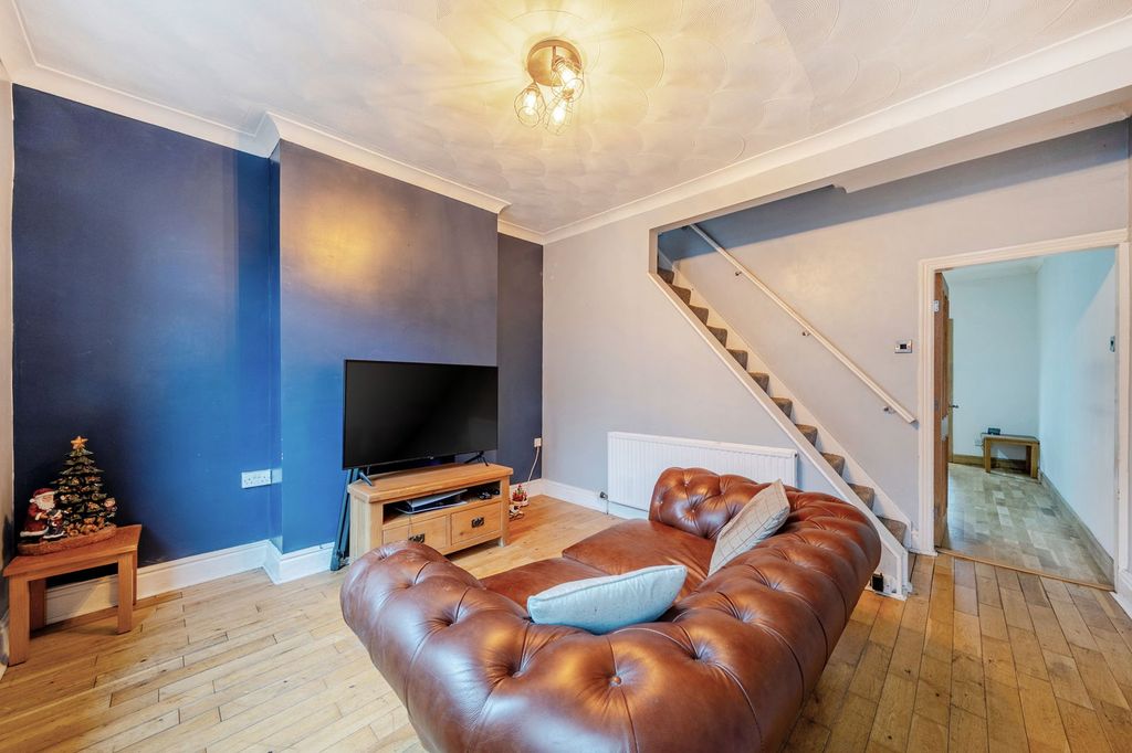 Property photo 3 of 21