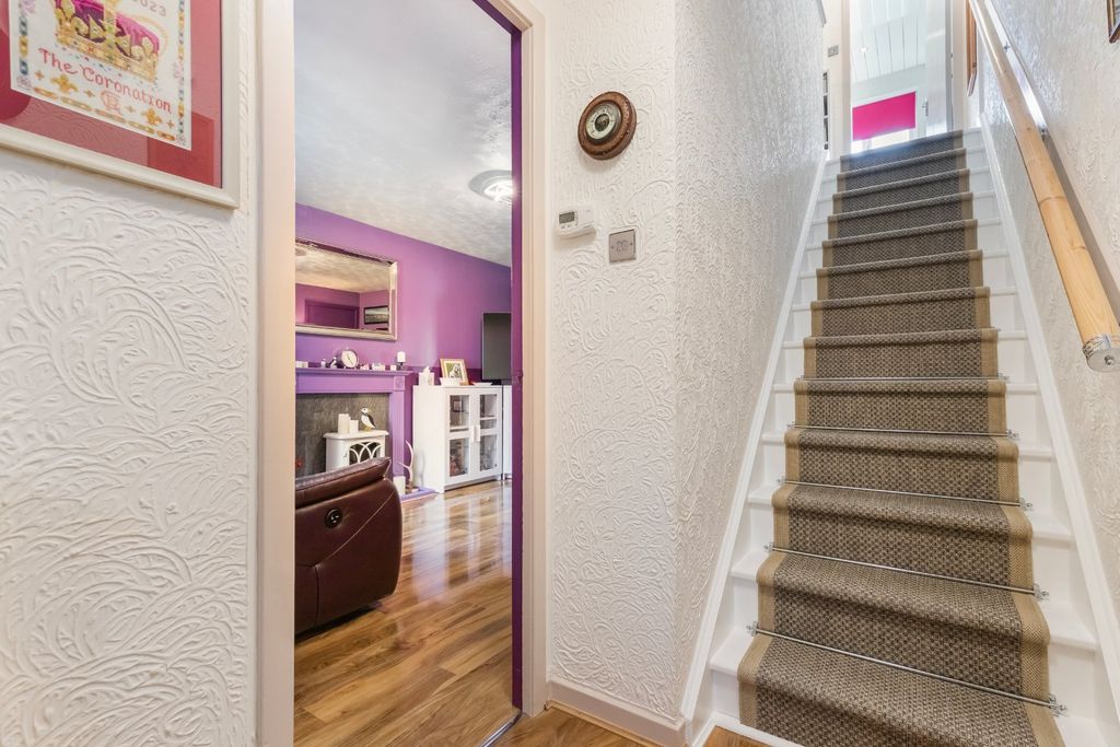 Property photo 2 of 17 Picture No. 10