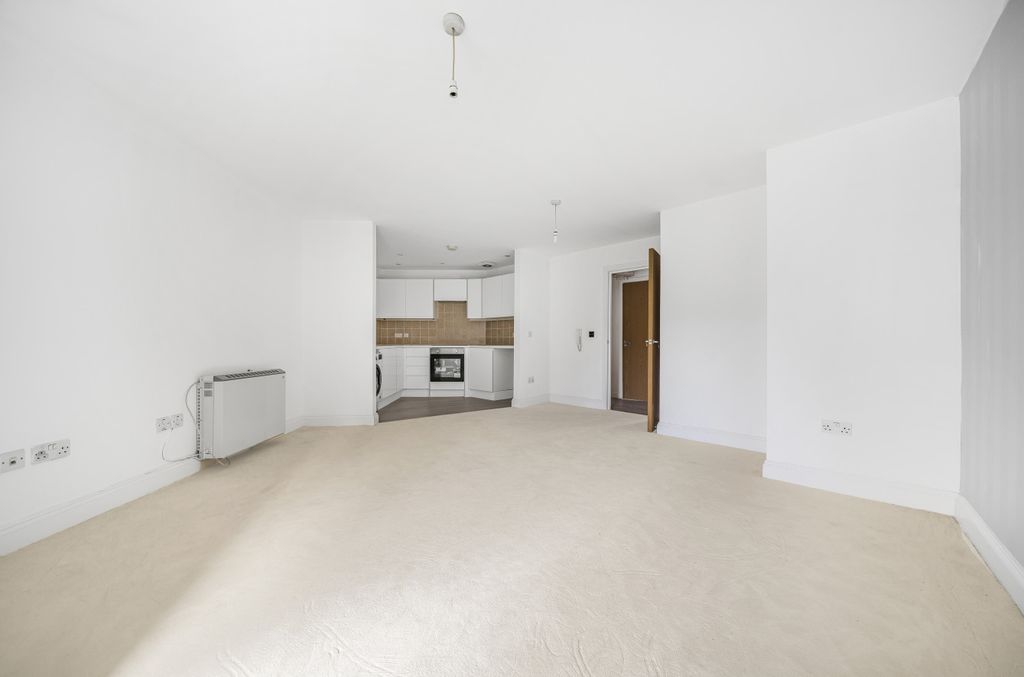 Property photo 3 of 16 Reception