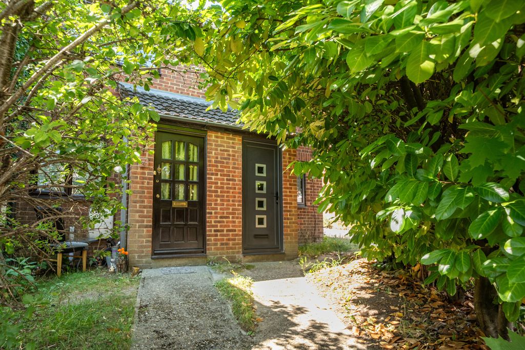 Property photo 1 of 16 External