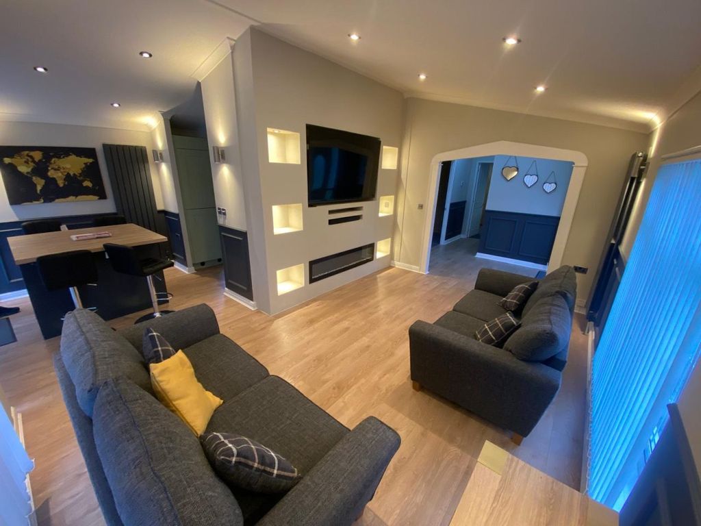 Property photo 2 of 8 1Uf8W69Afe5F0B827E.Jpg