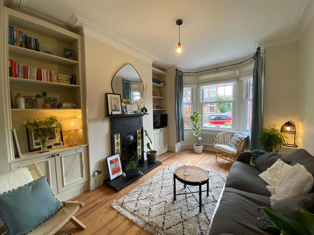 Property photo 2 of 30