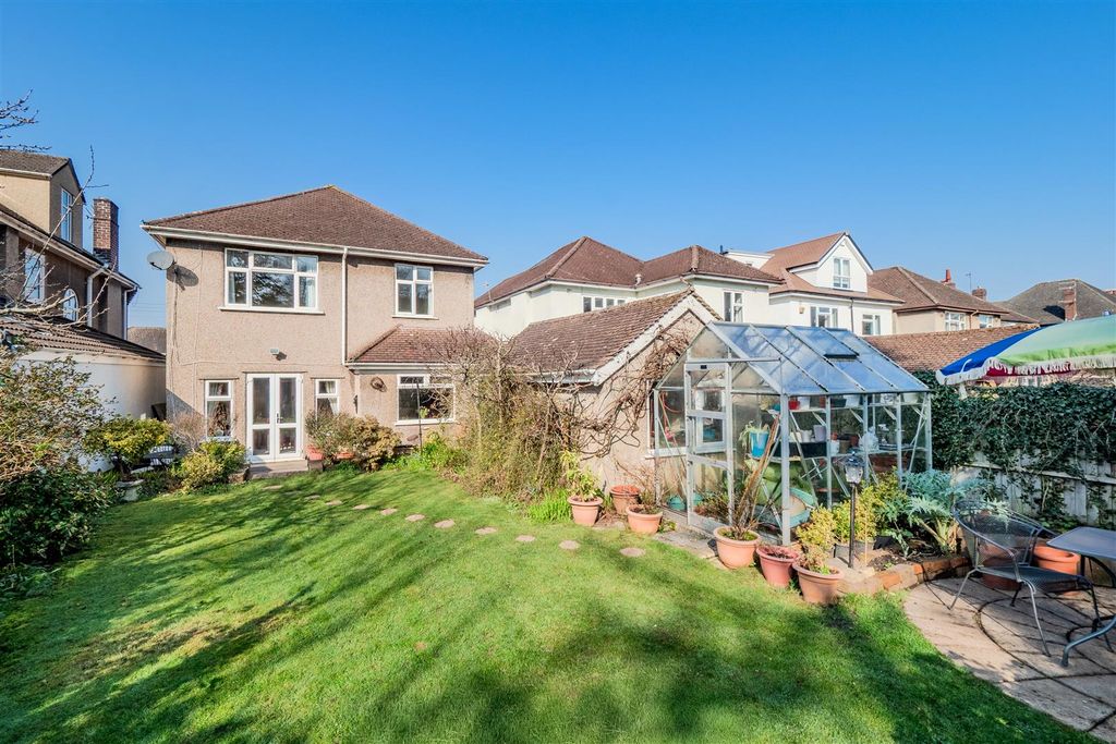 Property photo 2 of 18