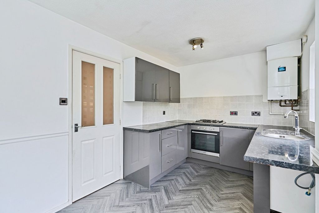 Property photo 3 of 19 Pbox-Img.Jpg