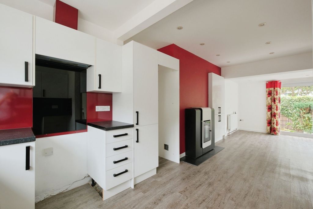 Property photo 3 of 13 Pbox-Img.Jpg