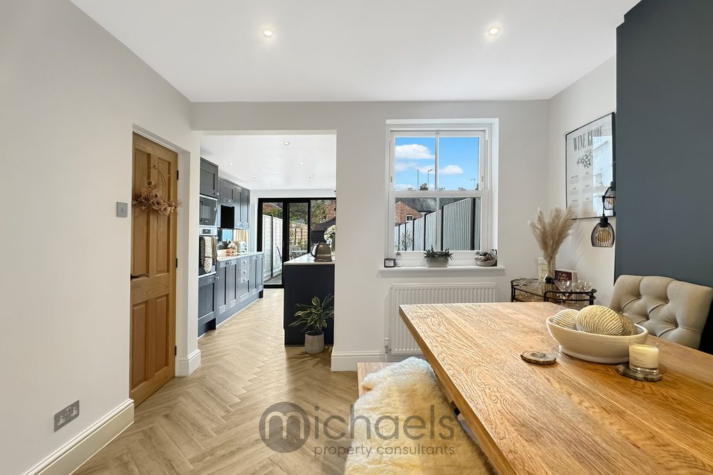 Property photo 3 of 23