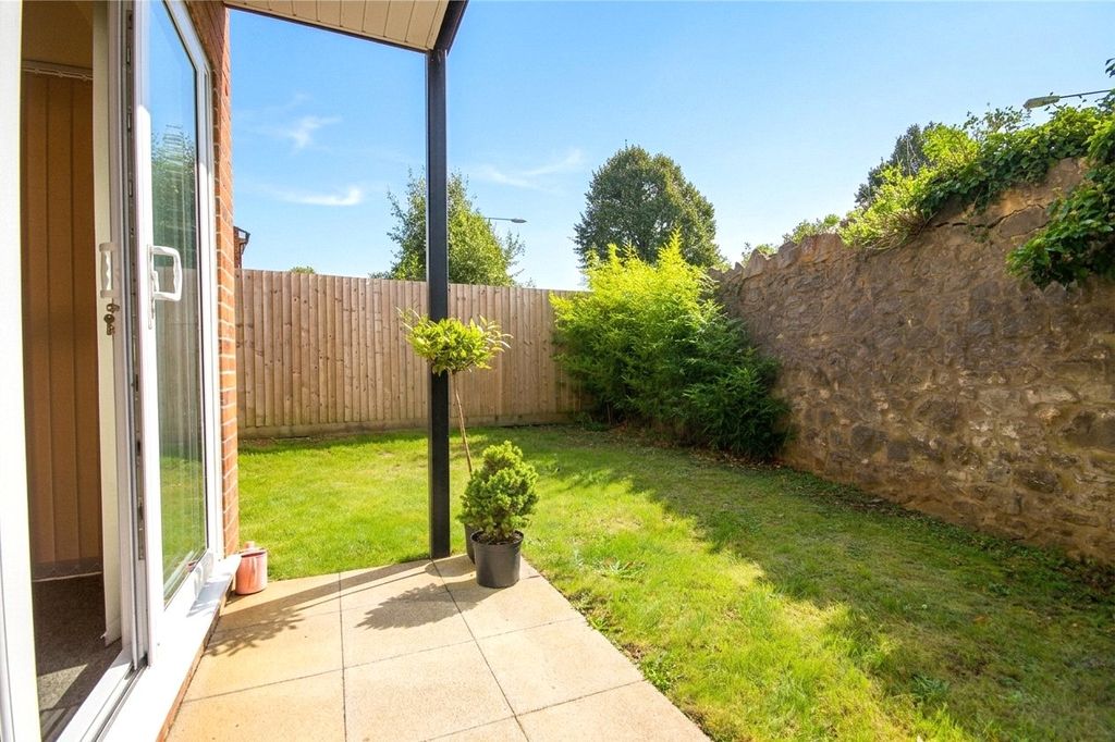 Property photo 2 of 8 Picture No. 21