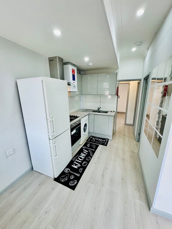 Property photo 1 of 5 2 Bedroom Flat For Rent (Ig1)