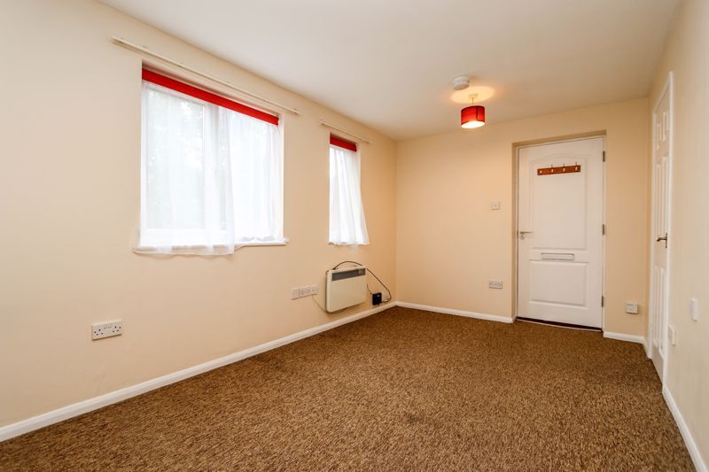 Property photo 2 of 6 Living/Bedroom