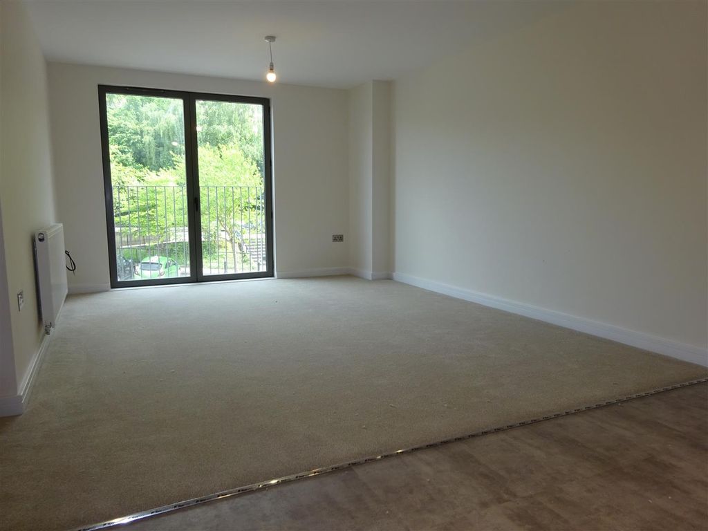 Property photo 3 of 12 Lounge.Jpg