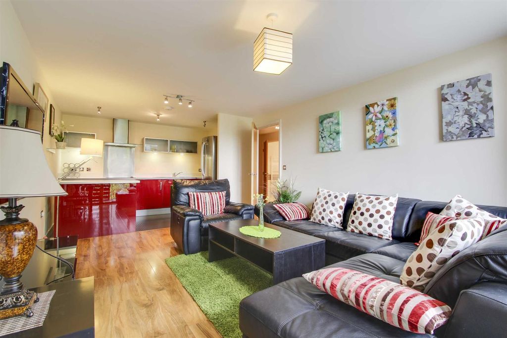 Property photo 1 of 20