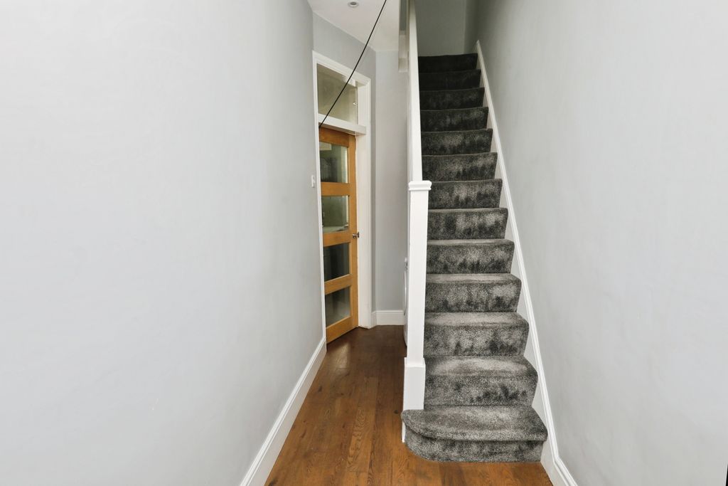 Property photo 2 of 15 Hall