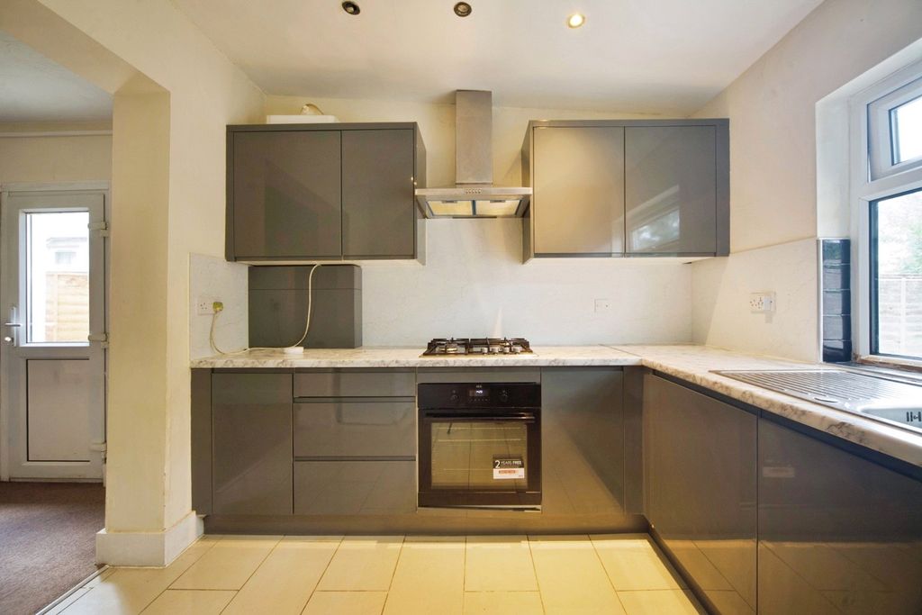 Property photo 3 of 14 Photo