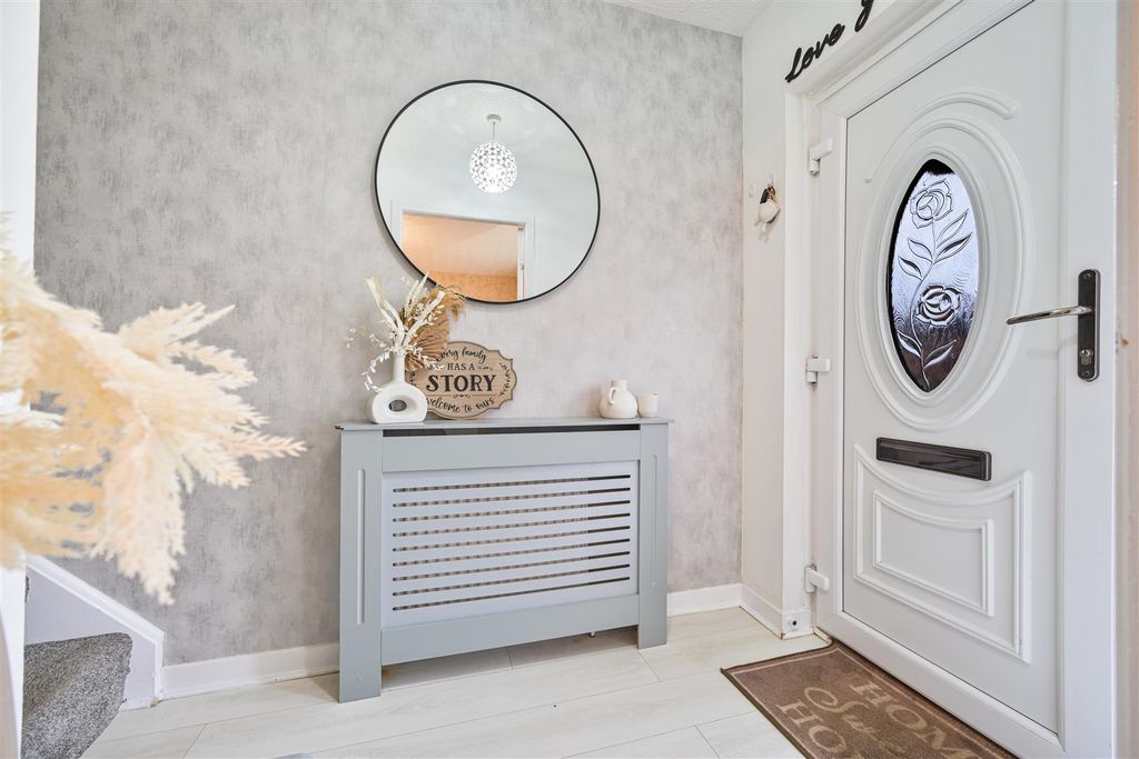 Property photo 3 of 25