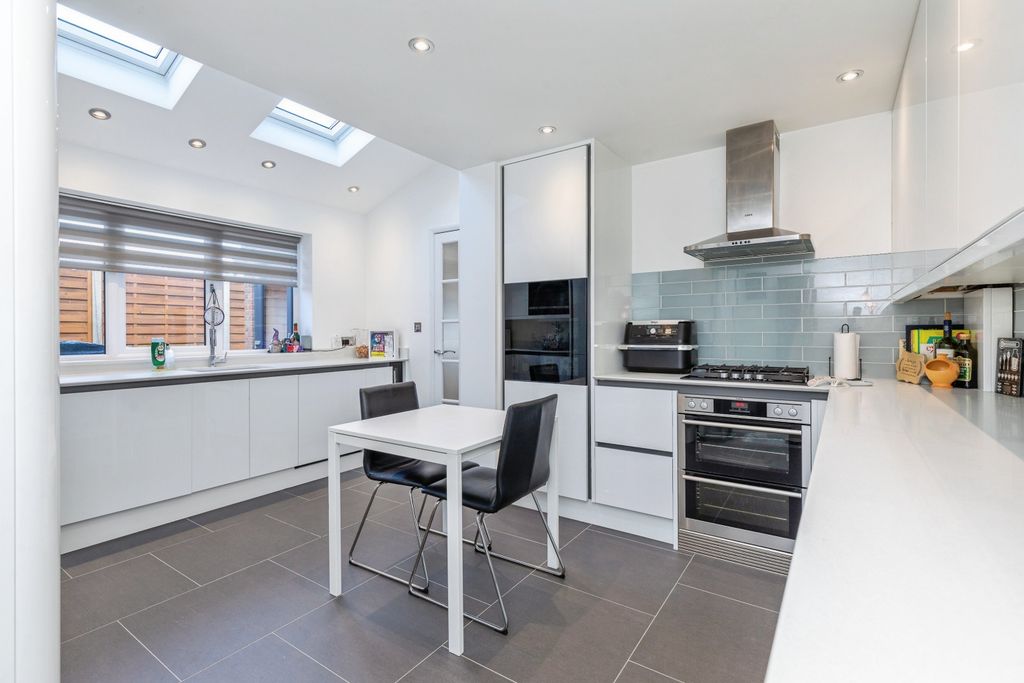 Property photo 2 of 20 Kitchen