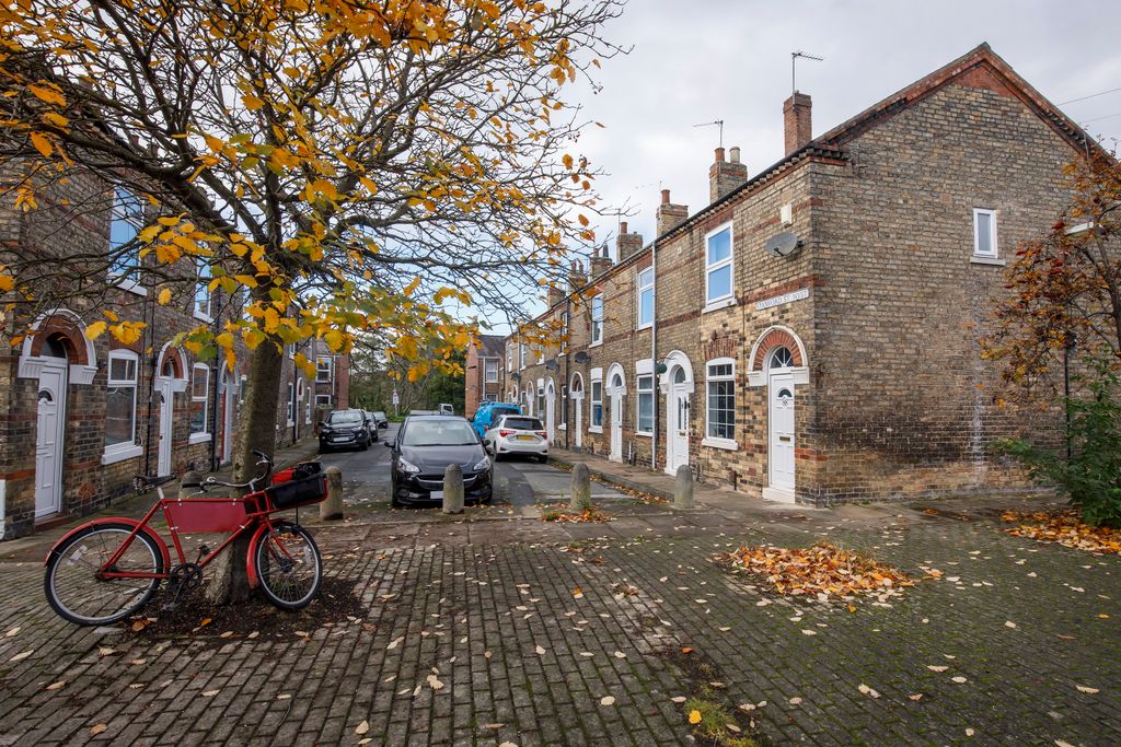 Property photo 3 of 10