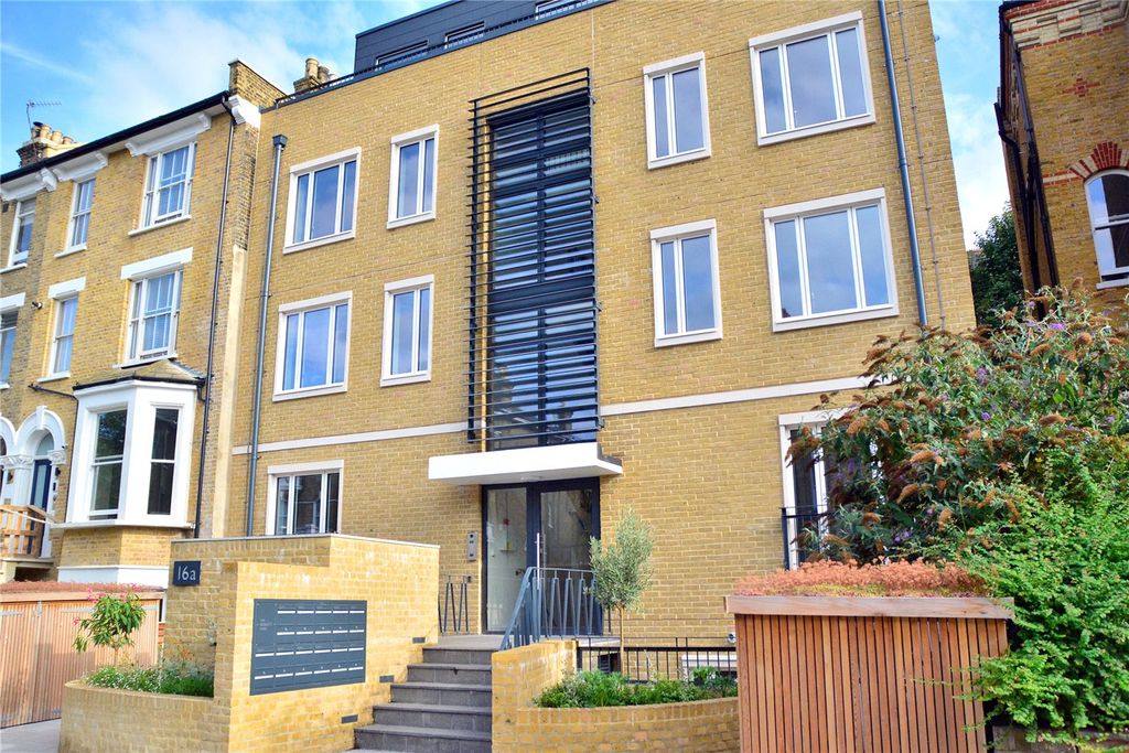 Property photo 2 of 16 Picture No. 20