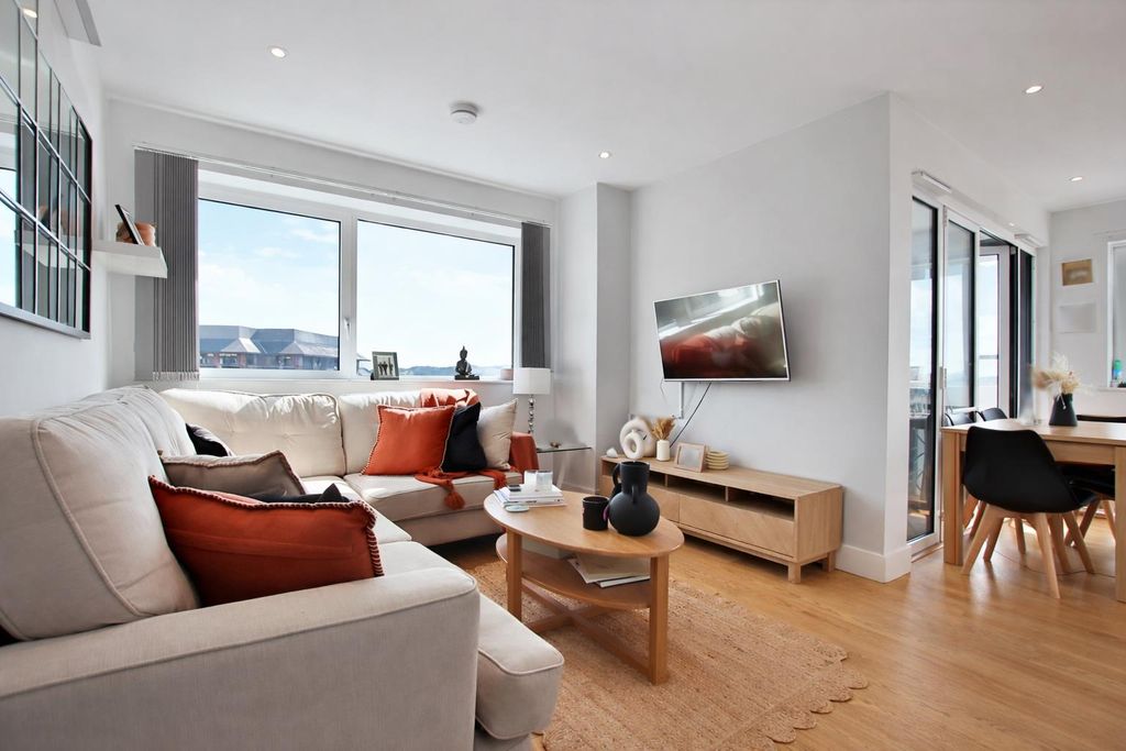 Property photo 2 of 10 c4Af61Ea-343B-4309-A002-3932Ca5B773c.Png