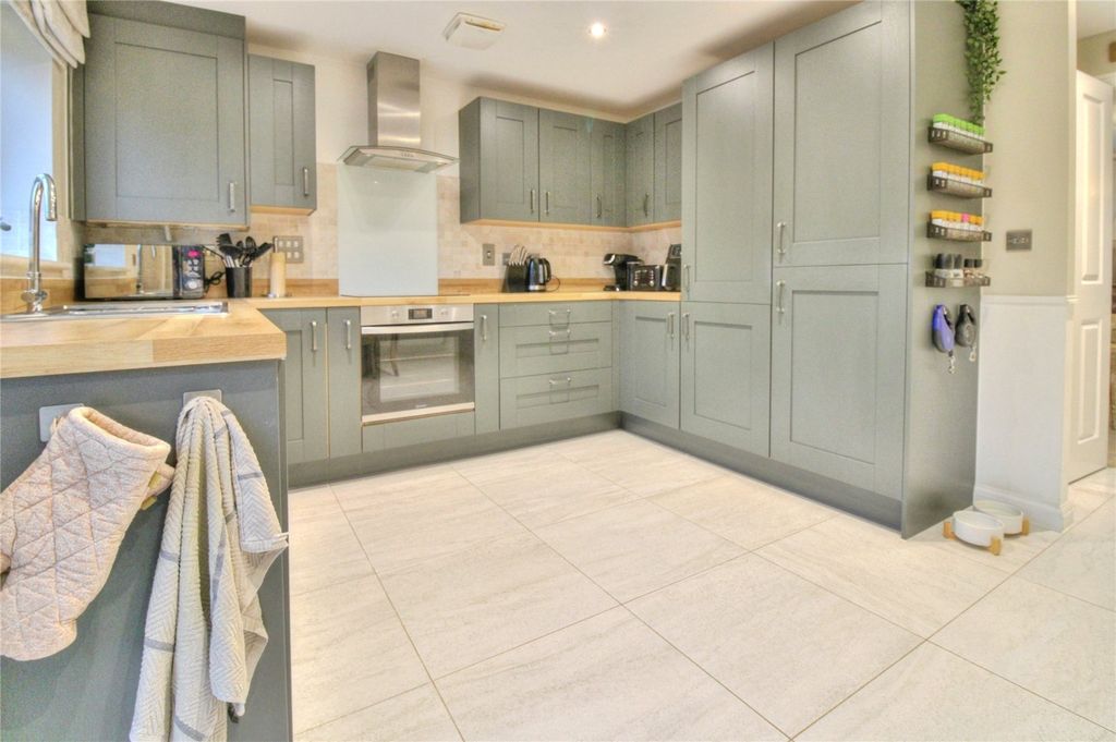 Property photo 2 of 25 Picture No. 06