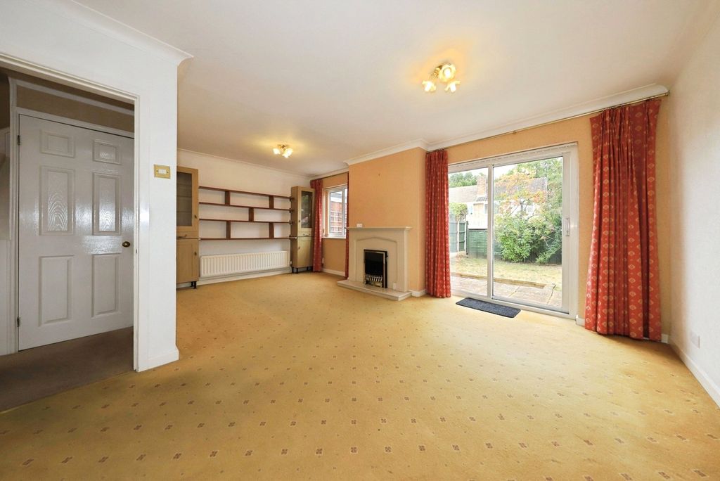 Property photo 2 of 17 Photo