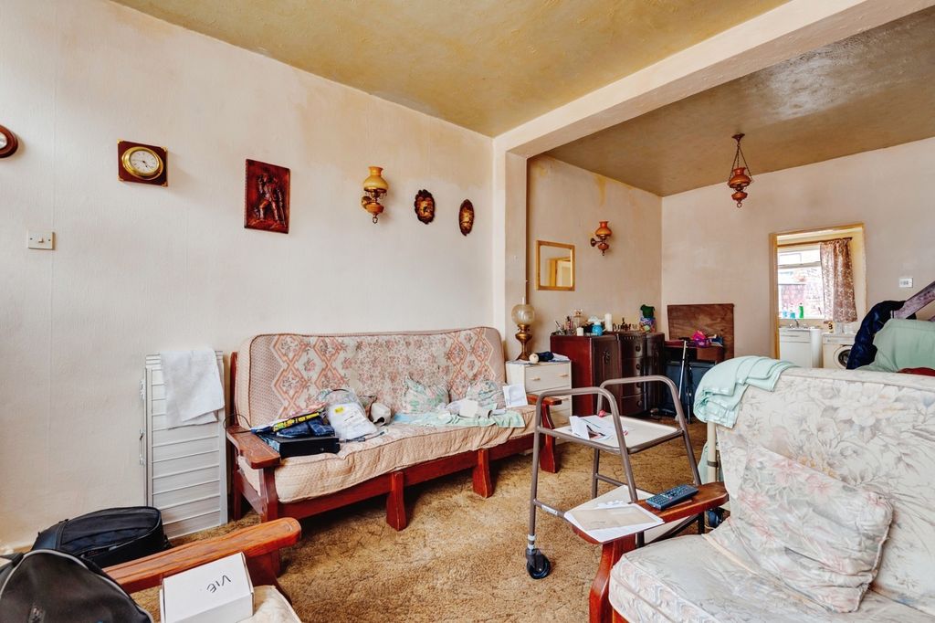 Property photo 3 of 17 Photo