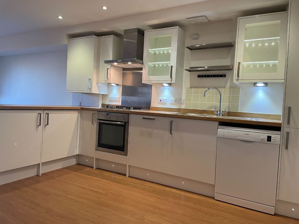 Property photo 3 of 8 4063414