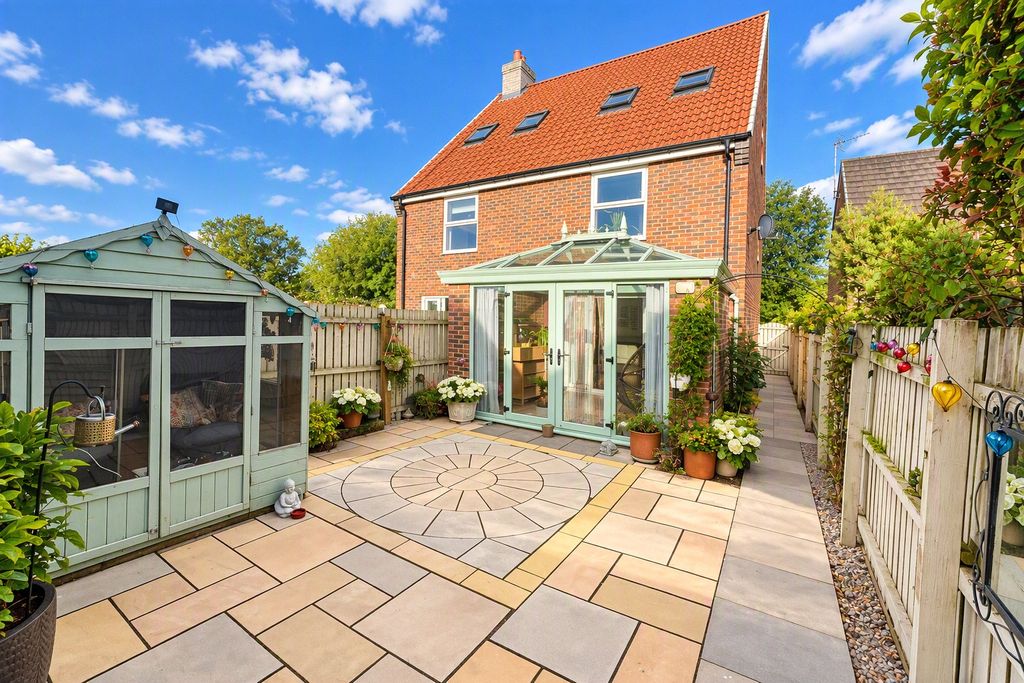 Property photo 3 of 12 Picture No. 02