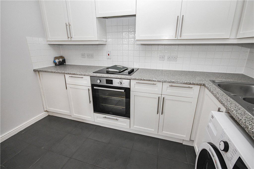 Property photo 3 of 7 Kitchen