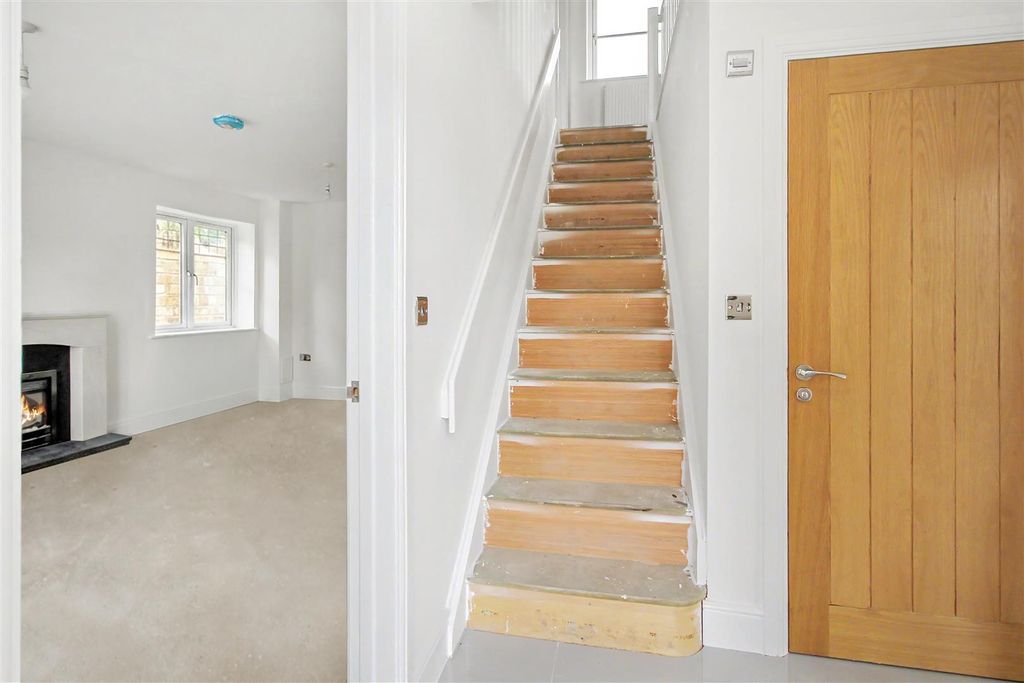 Property photo 3 of 32 Hallway