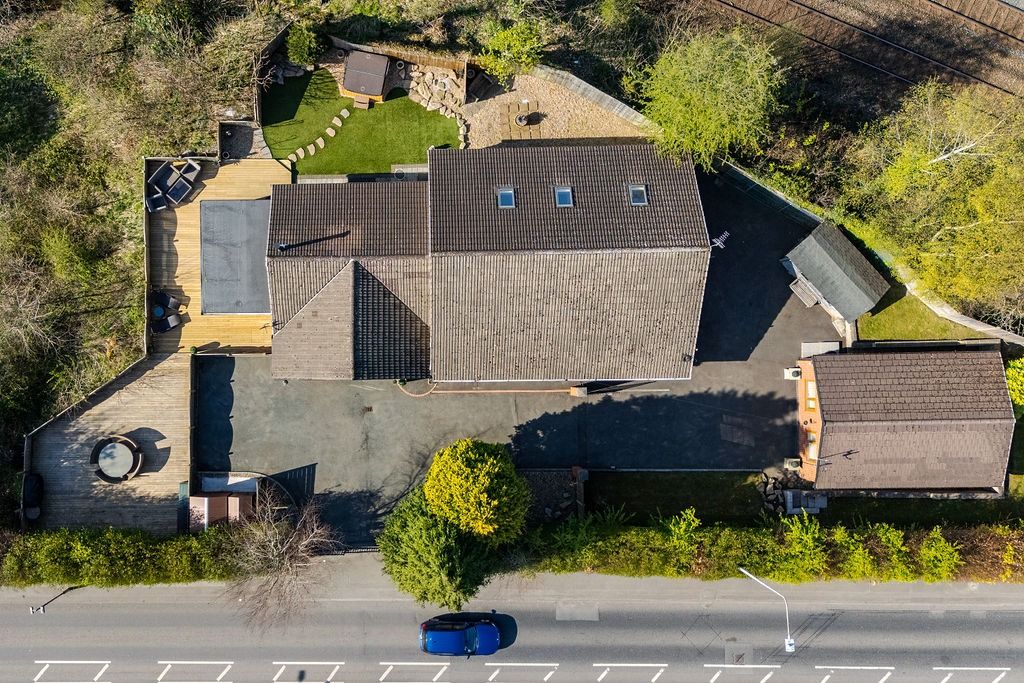 Property photo 3 of 67 2232715
