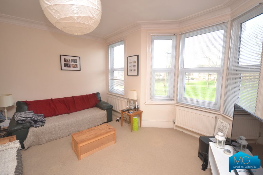 Property photo 2 of 8 Picture No. 20