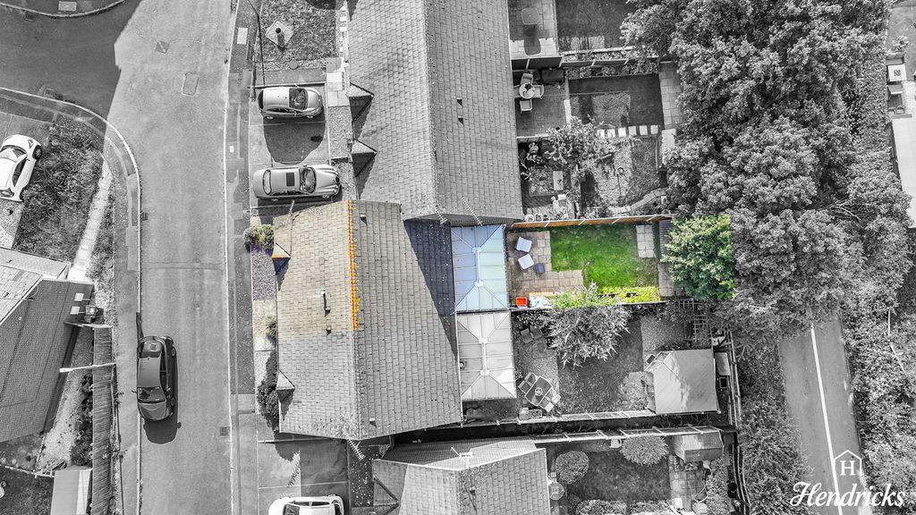 Property photo 2 of 26