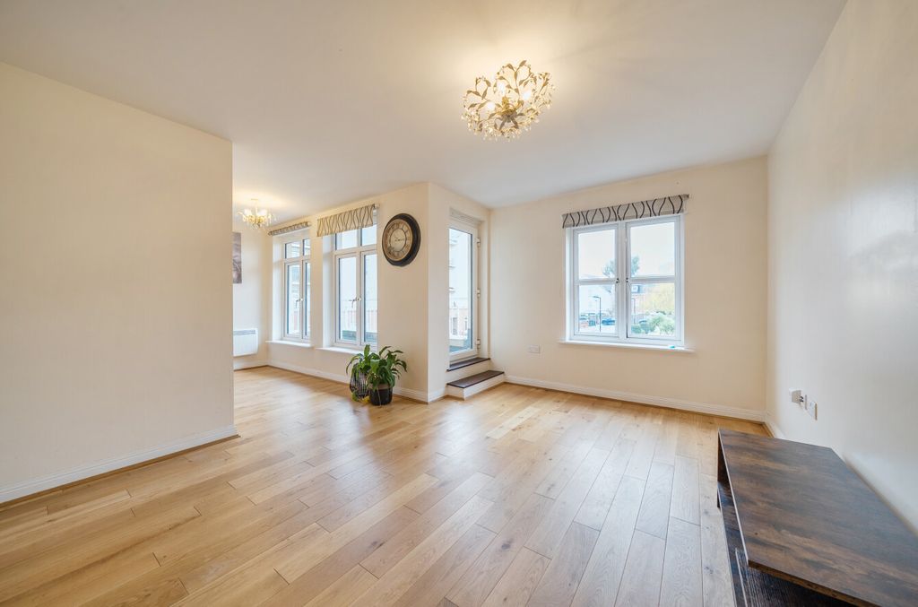 Property photo 3 of 20 1393815-14-694288...