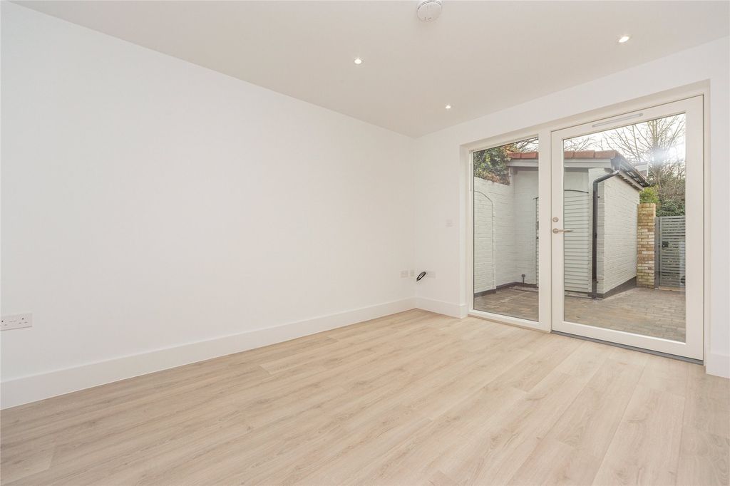 Property photo 3 of 20 Picture No. 14