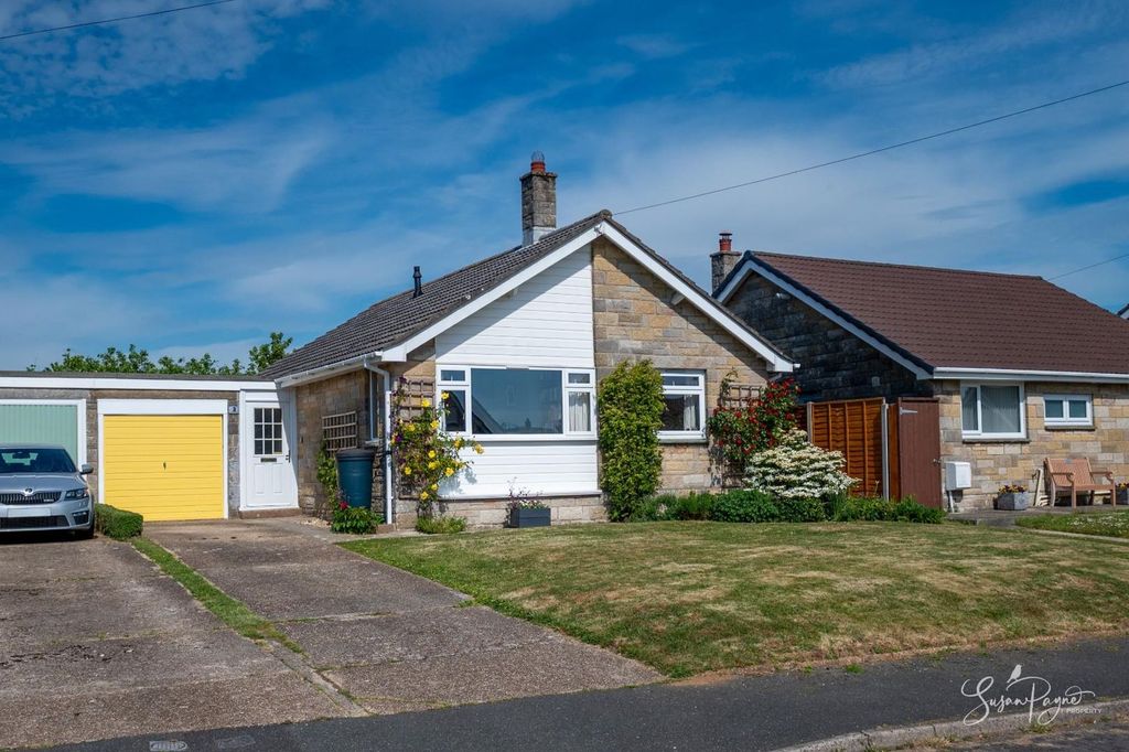 Property photo 1 of 29