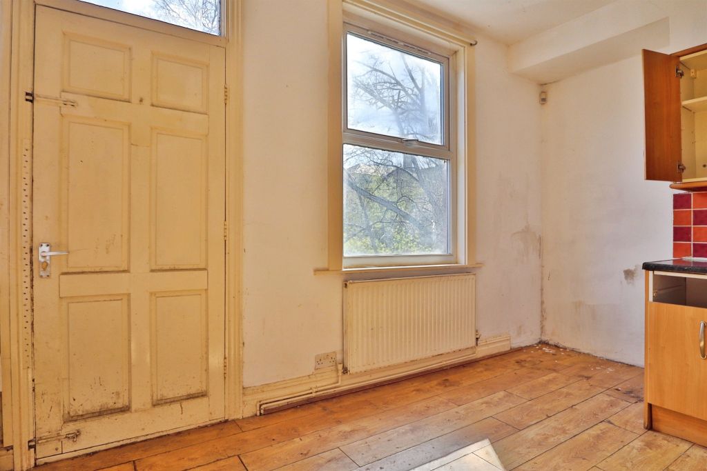 Property photo 3 of 25