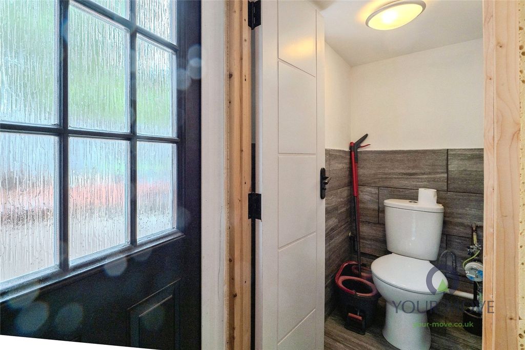 Property photo 3 of 14 W/C