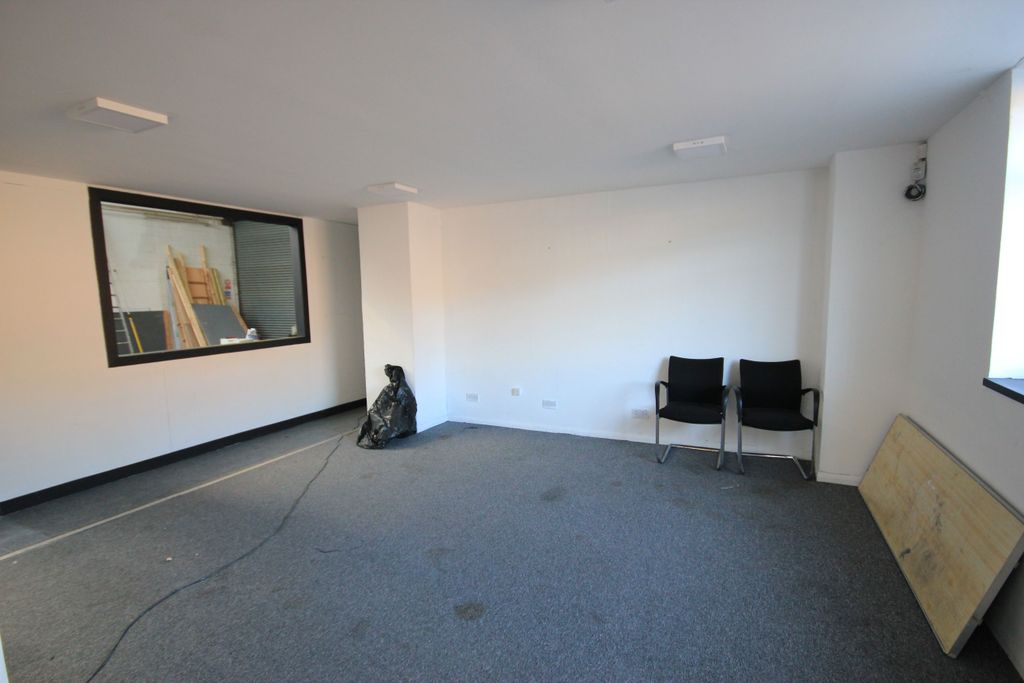 Property photo 3 of 3