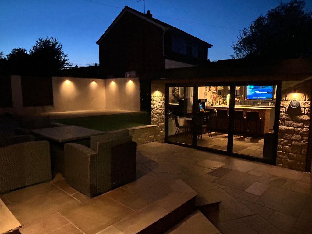 Property photo 2 of 35