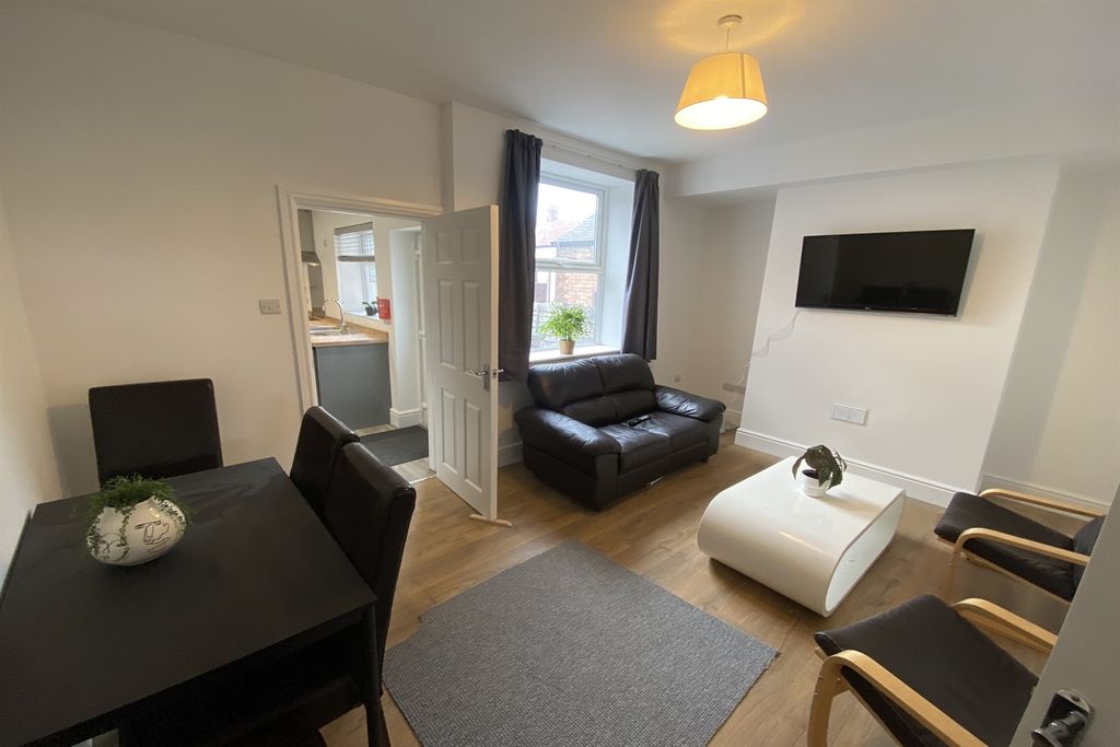 Property photo 1 of 22 Main (Main)