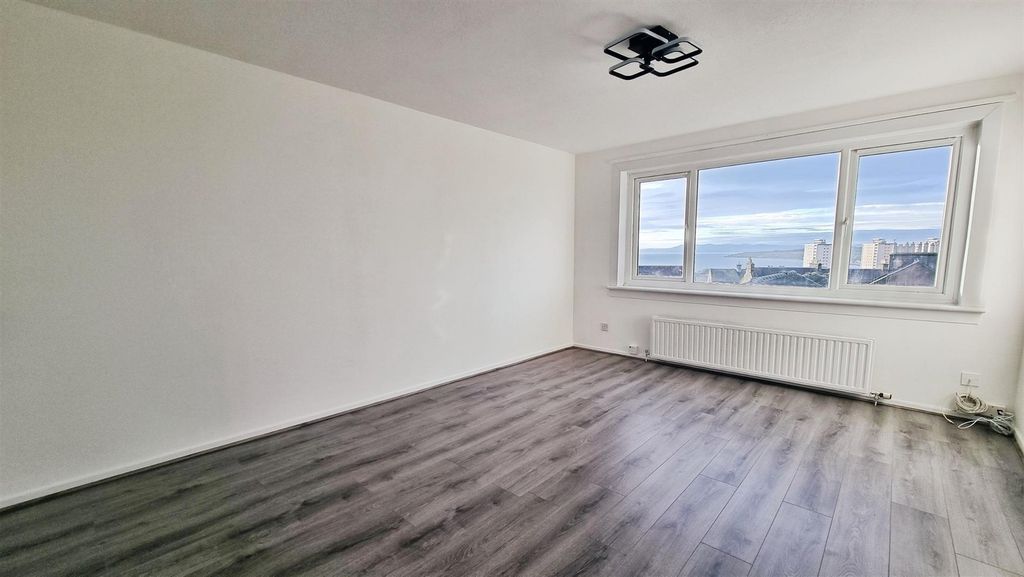 Property photo 3 of 17 Rdc0407Levl Lounge (2).Jpg