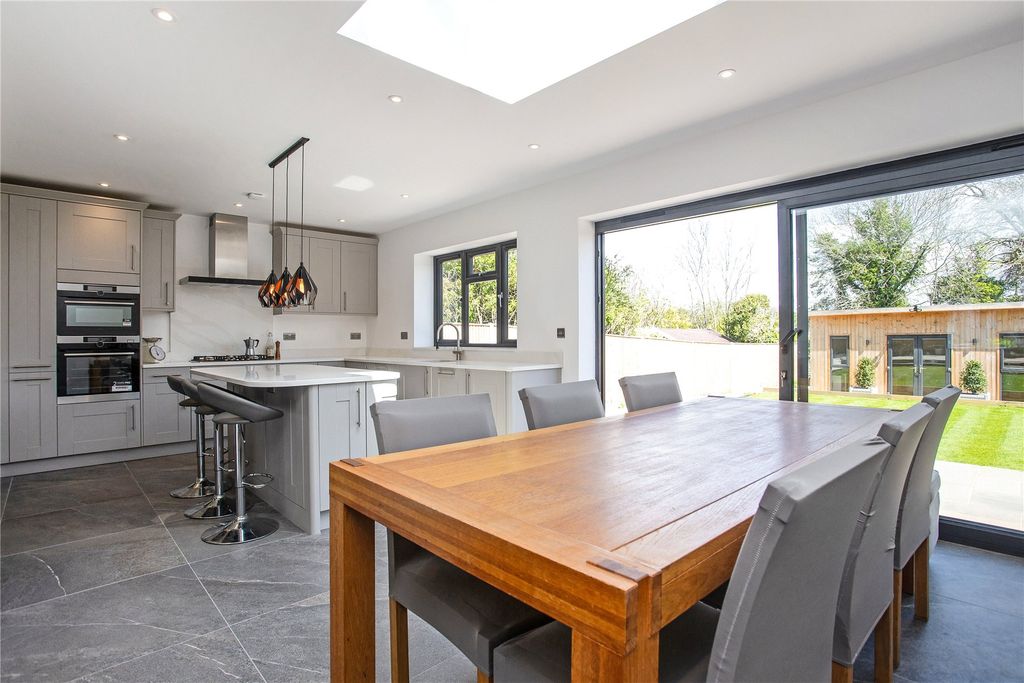 Property photo 3 of 12 3