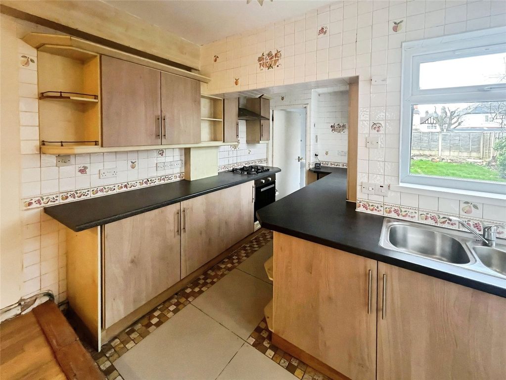 Property photo 3 of 15 Kitchen