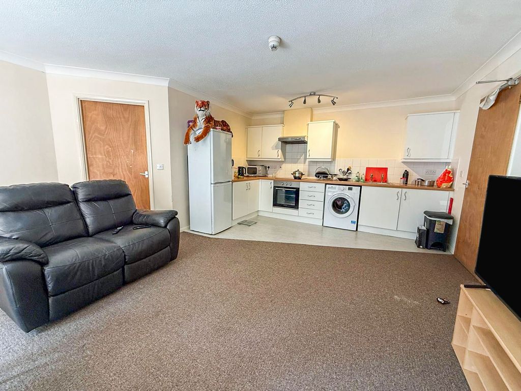 Property photo 2 of 10