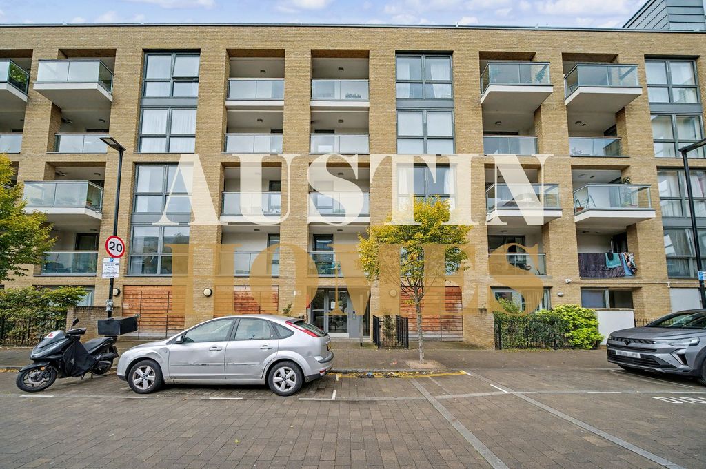 Property photo 3 of 12